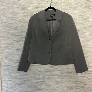 Isabella Suits 2-Piece Blazer & Skirt Set – Classic Elegance Size 16 (638)
